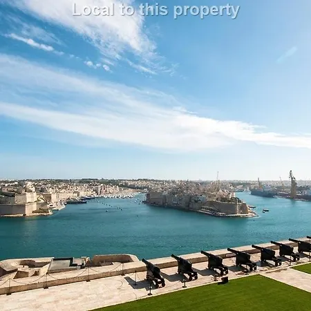 Capital No3 - Cikka * Valletta